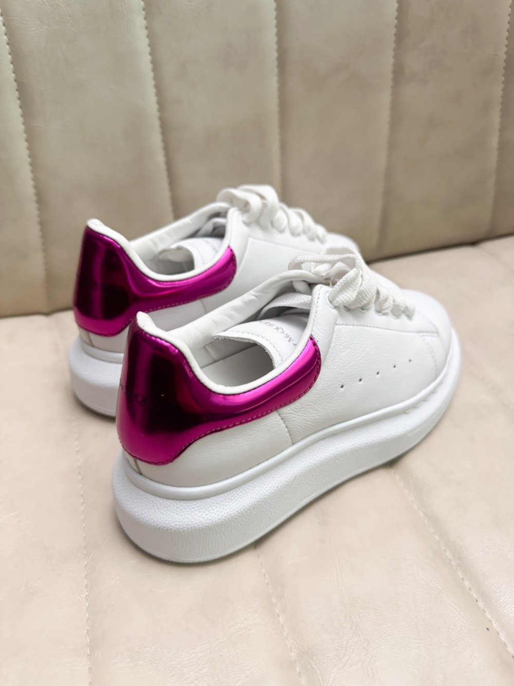 NW Alexander McQueen oversized sneakers kids Size 31 (13-13.5 US little kid)Pink
